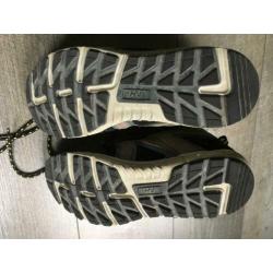 Mooie bijna niet gedragen wandel/bergschoenen maar 40