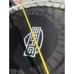 Zo goed als nieuwe Berg trampoline 180 / 183 cm met net