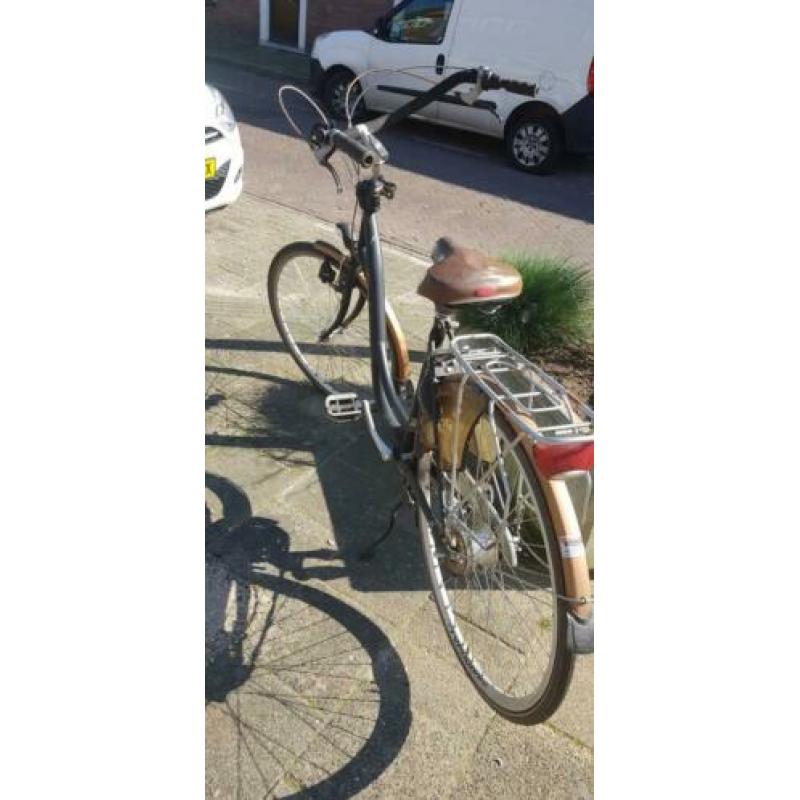 Mama fiets van batavus met klein beetje werk