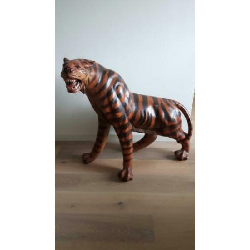 Antiek beeld tijger antiek beeld