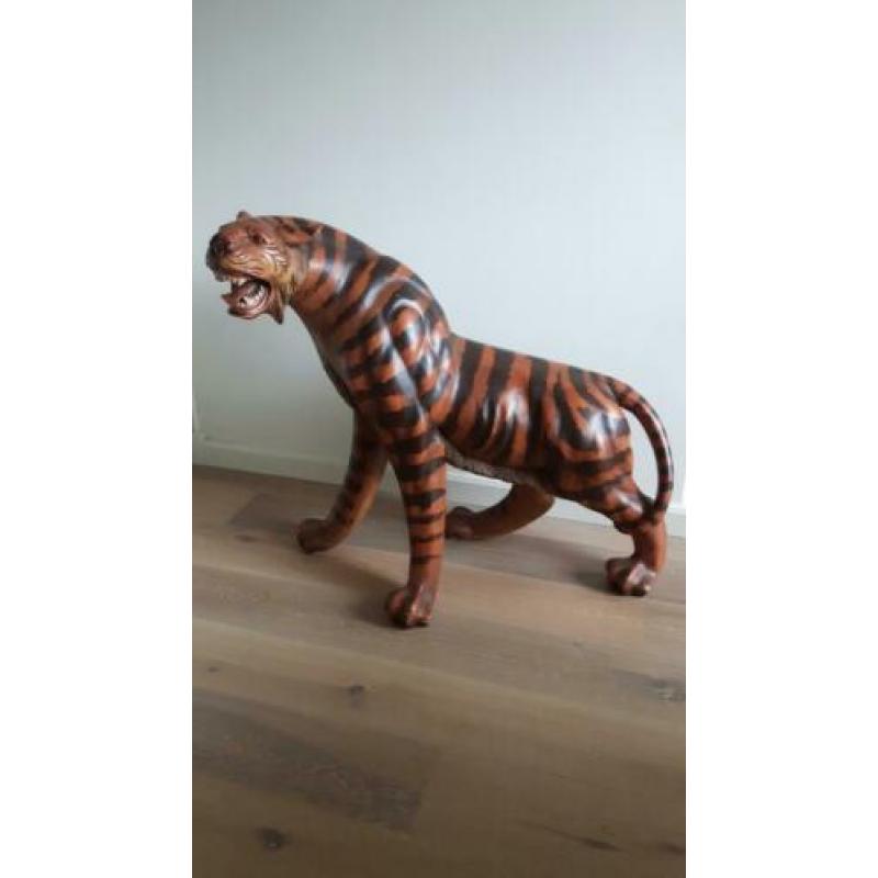 Antiek beeld tijger antiek beeld