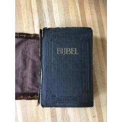 Antieke oude Bijbel uit 1867