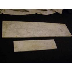 Twee marmeren platen (A17 490)H