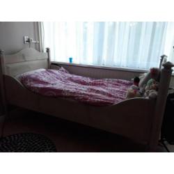 Antiek bed