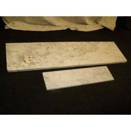 Twee marmeren platen (A17 490)H