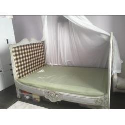 Frans antiek bed