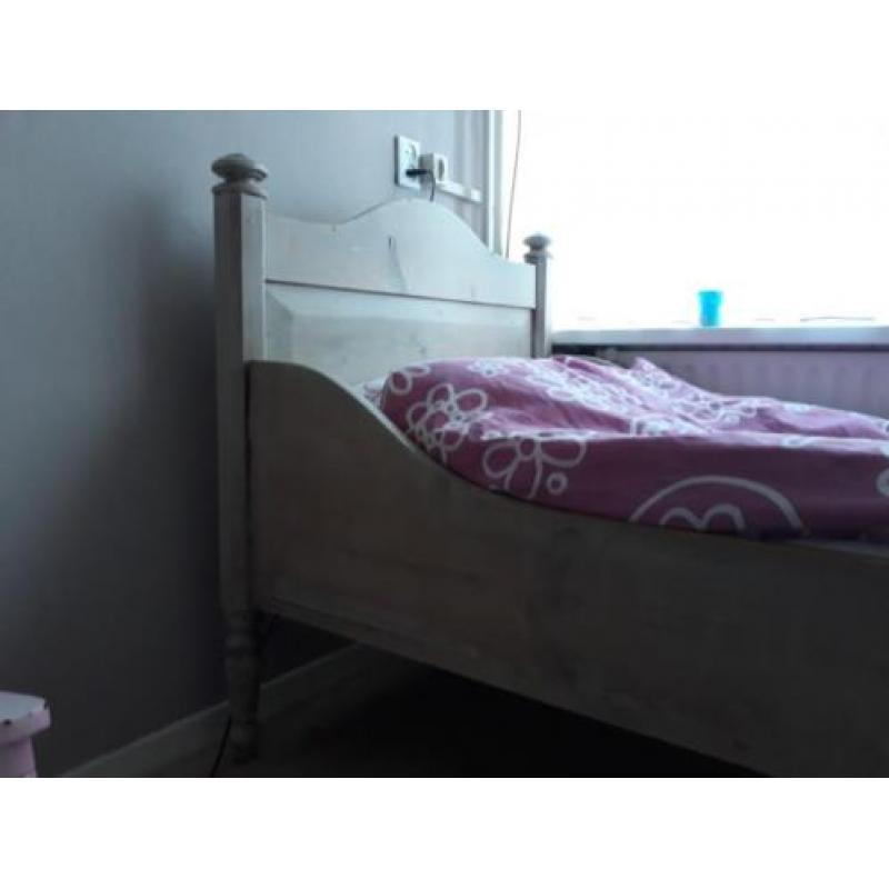 Antiek bed