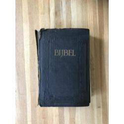 Antieke oude Bijbel uit 1867