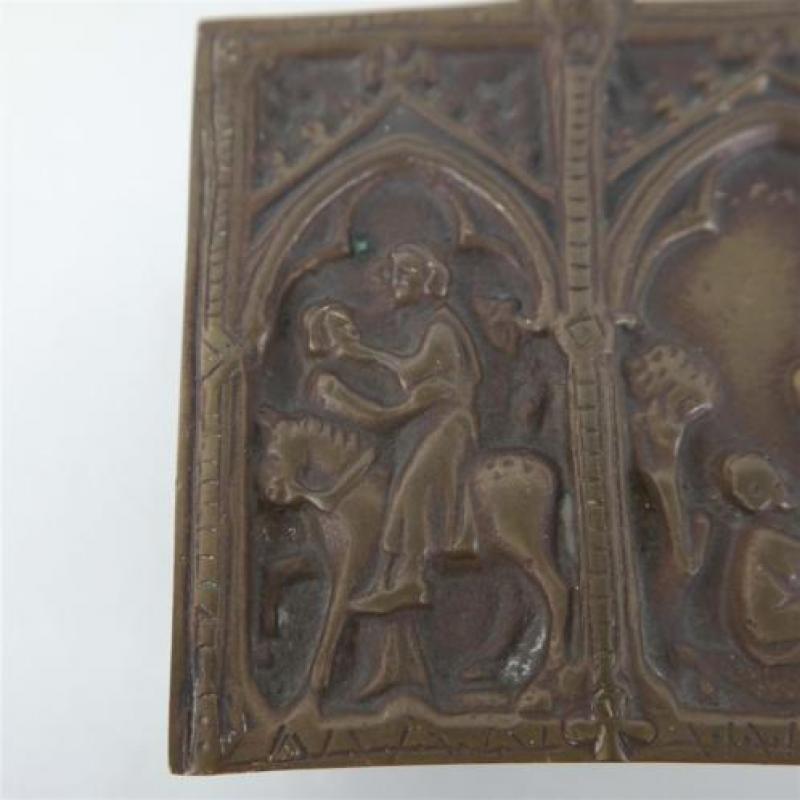 Bronzen kistje met bijbelse taferelen