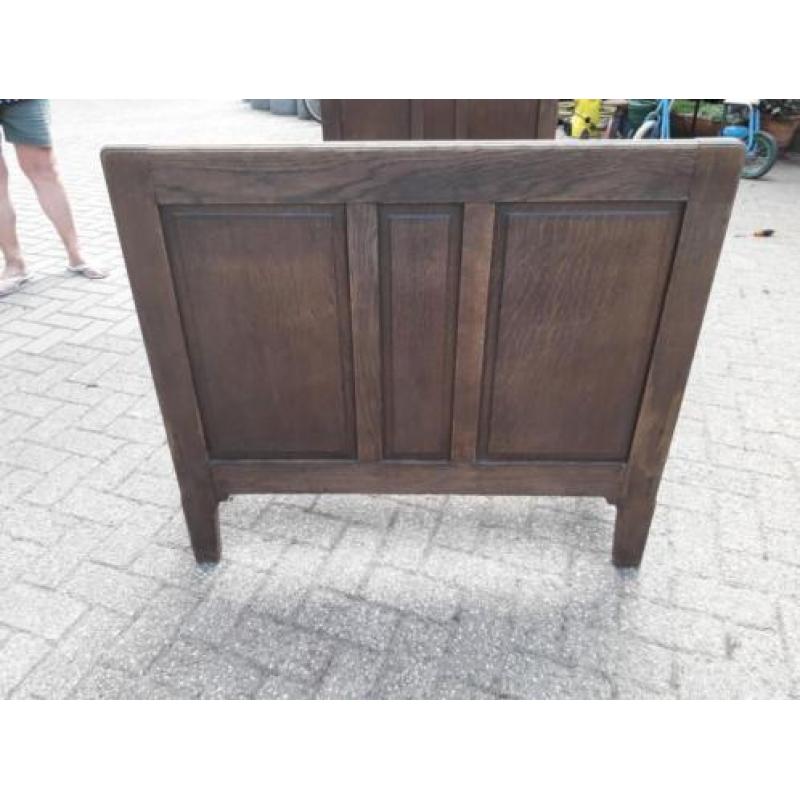 Brokant antiek eiken bed