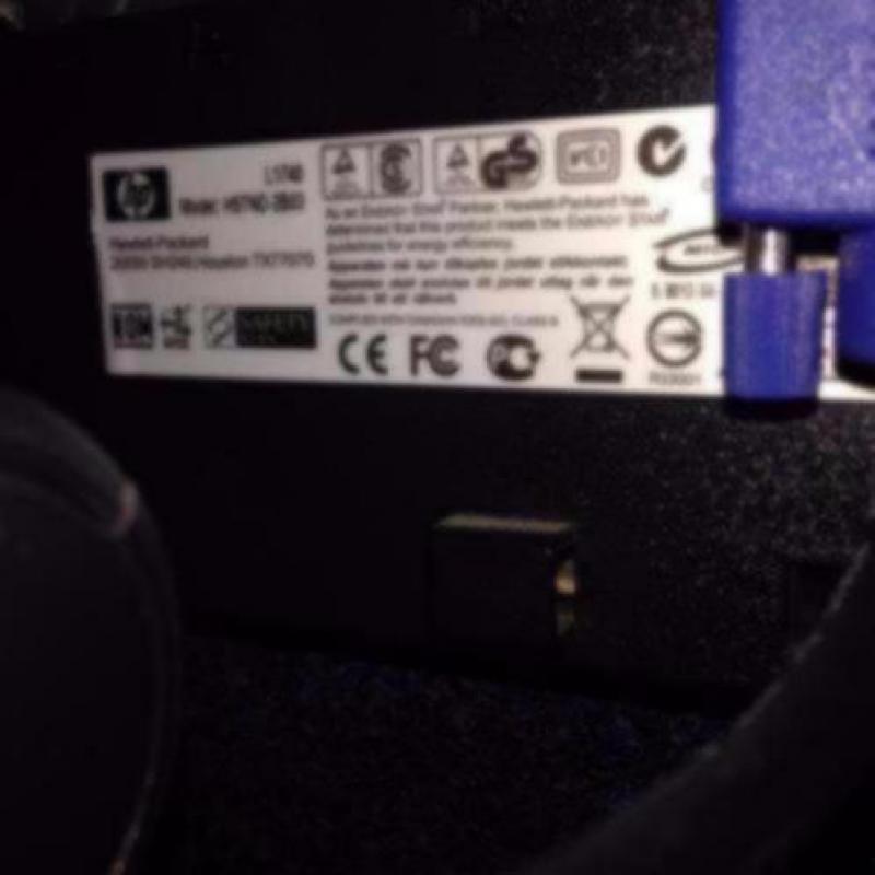 HP Hewlett Packard L1740 LCD monitor 17" defect