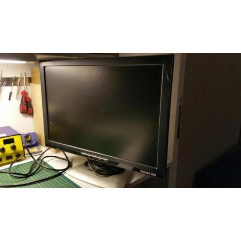 3 x Monitoren TFT schermen