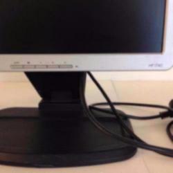 HP Hewlett Packard L1740 LCD monitor 17" defect