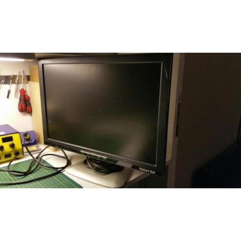 3 x Monitoren TFT schermen