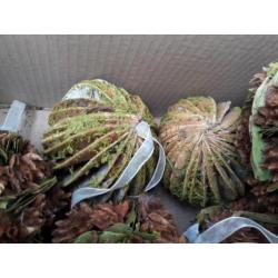 Partij kerstartikelen, kerststukken, kerstballen, kerstdecor