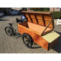 Antieke gazelle bakfiets