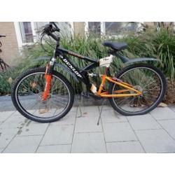 Mooie fiets, iets kleinere maat dan voor volwassenen.