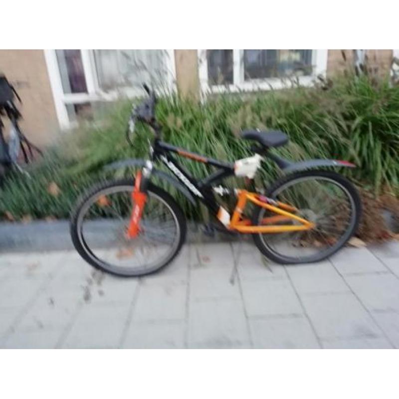 Mooie fiets, iets kleinere maat dan voor volwassenen.