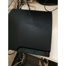 Ps3 met 2 controllers en 6 spellen