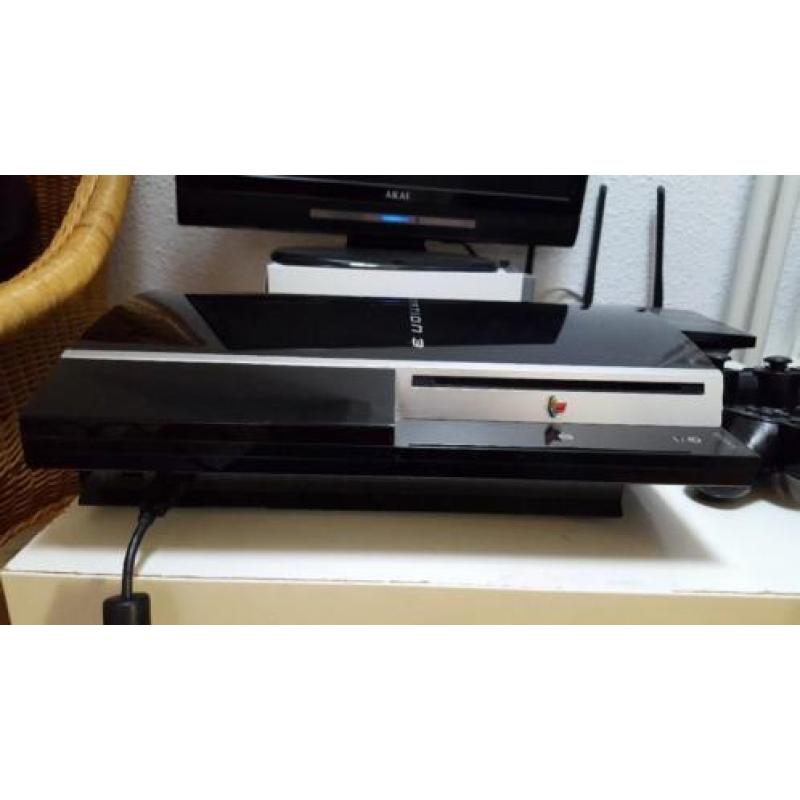 Playstation 3 - incl. Controllers & kabels