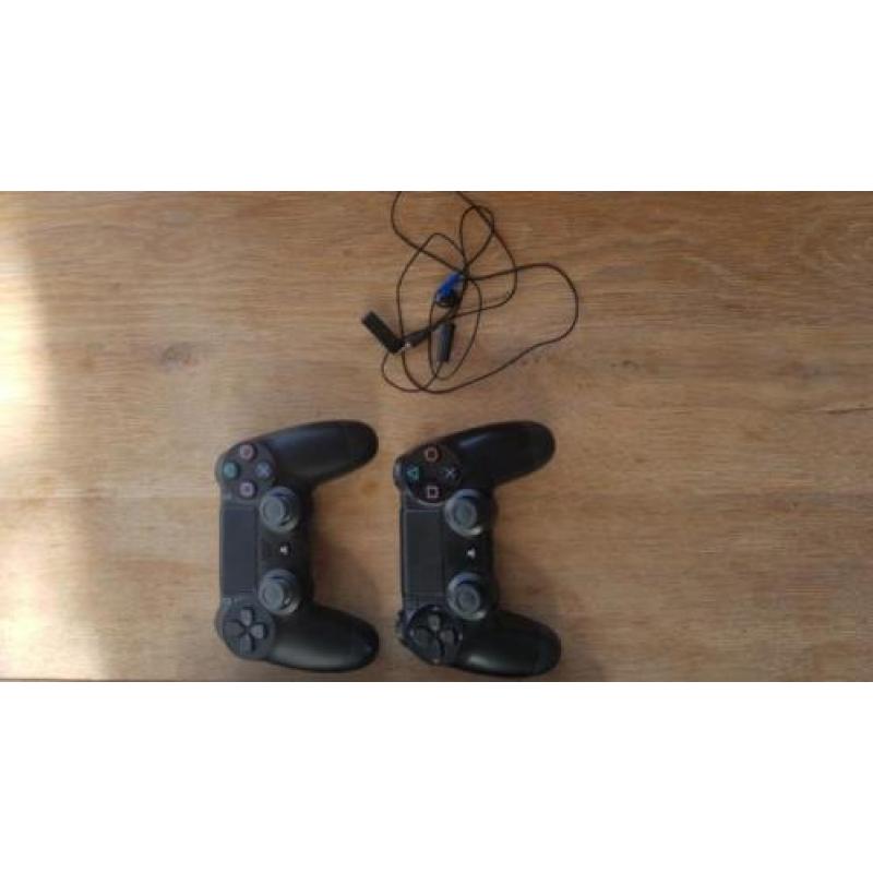 Sony PlayStation 4 slim 500gb + 2 controllers