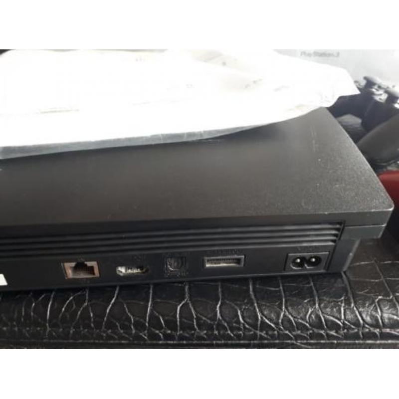 Playstation 3 slim met 3 controlers 320gb