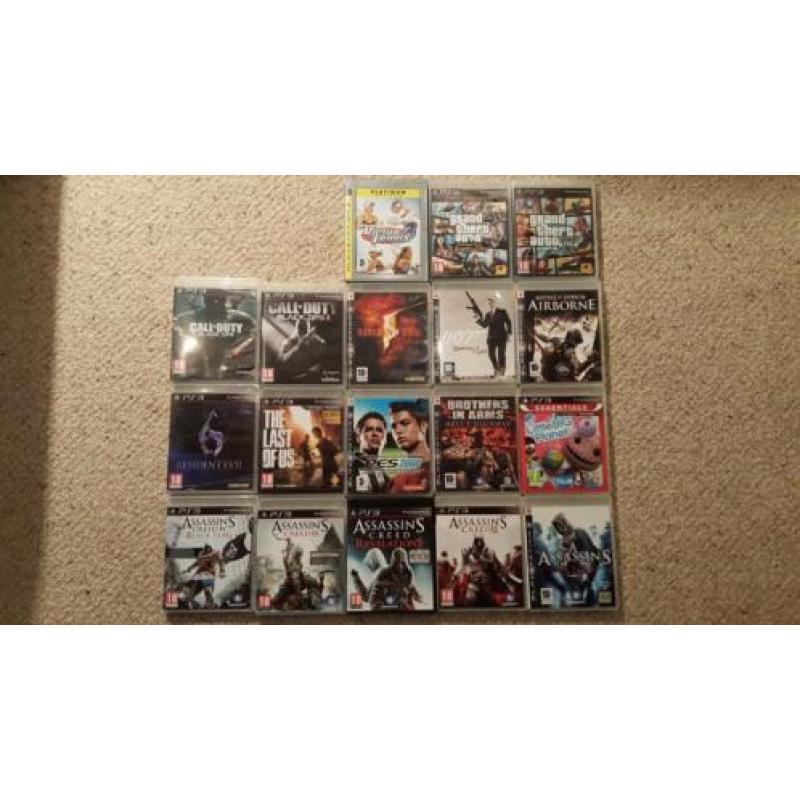Playstation 3 Slim 120GB 3 controllers + 18 games